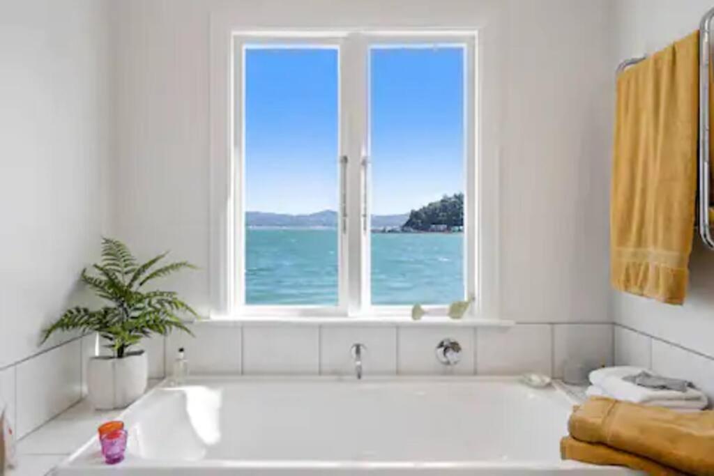 Seaglass Cottage Лоуэр-Хатт Экстерьер фото